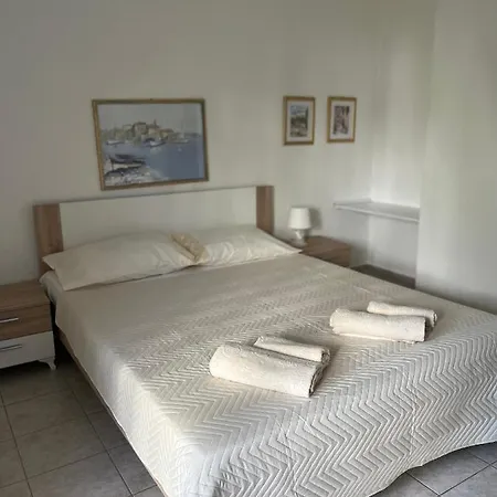 And Markovski בית הארחה 4*