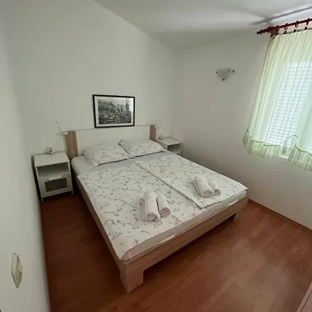 Gasthuis And Markovski Palit