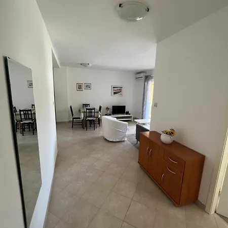 And Markovski 3* Palit