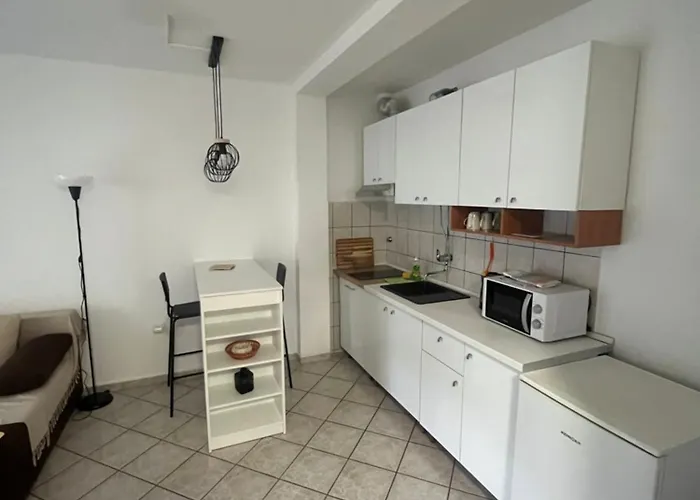 And Markovski 3* Palit