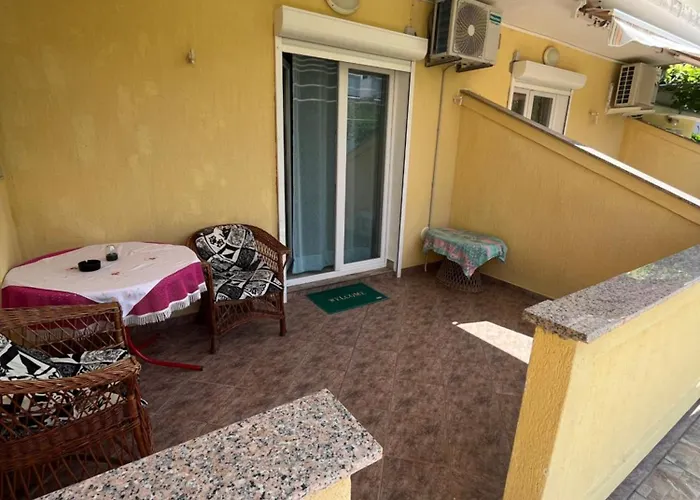 Casa de hóspedes And Markovski Palit